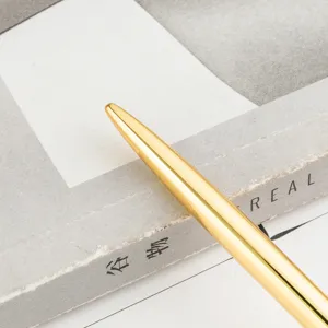 Creatieve metalen balpen met gouden punt, elegante briefpapier voor kantoor en school.