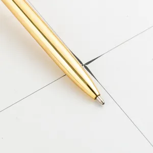 Creatieve gouden metalen balpen met gladde kogelpunt voor Scandinavische kantoorartikelen.