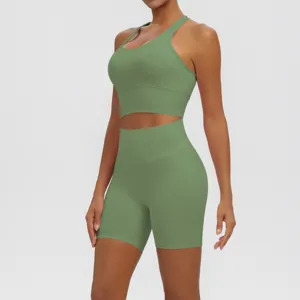 Detailed view of the seamless back design and high-waist fit for women's yoga activewear.