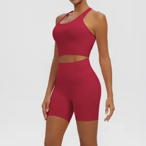 Solid color seamless yoga set detail, breathable athletic wear, fitness crop top and shorts.