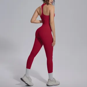 Rode sportieve yoga jumpsuit voor dames fitness pak strakke aansluitende pasvorm met racerback.