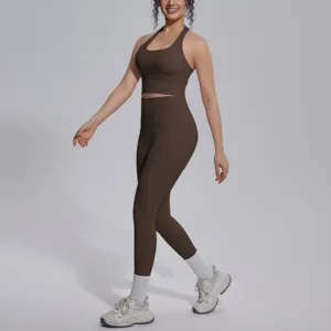 Effen dubbelzijdige nylon sport yoga set, hoge taille sportbeha en legging voor fitness en workout.