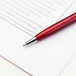 Δημιουργικό μεταλλικό στυλό διαρκείας για γραφείο και επαγγελματική γραφική ύλη.