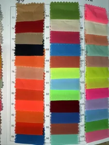 Stoffband Farbkarte mit verschiedenen leuchtenden Farben von Nummer 73 bis 108 für Ihre Auswahl.