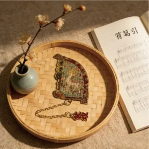 Squisito segnalibro in metallo stile Dunhuang, a ventaglio con catena, regalo culturale ideale.