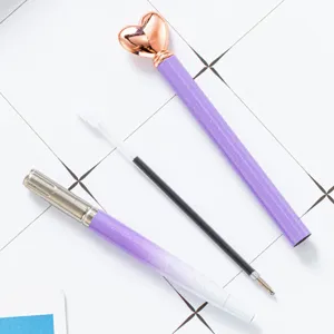 Carina penna a sfera glitter viola con cuore in oro rosa e set di ricariche per ufficio.