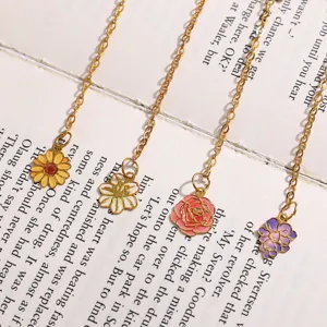 Set di segnapagina in metallo con catenelle delicate, eleganti marker per libri e lettura.