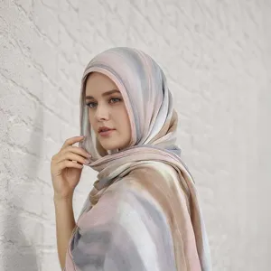 Detailansicht Damen Modal Knitter Hijab Schal mit Farbverlauf eleganter Schal.