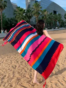 Chale de plage a rayures ethniques colorees avec gland pour femme voyage d'ete