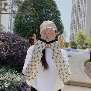 Sun Protection Arm Sleeves Ice Silk Polyester UV Protection Cooling Sleeves For Driving Cycling Outdoor Women Fashion