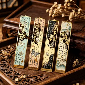 Wunderschönes Metalllesezeichen Set im traditionellen chinesischen Stil mit Schmetterlingen.