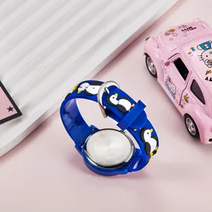 Jolie montre enfant pingouin de dessin animé avec bracelet bleu pour garçons et filles école