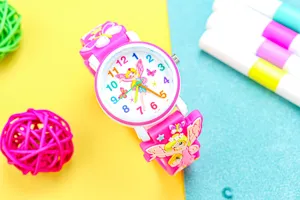 Kinderen schattige fee cartoon horloge roze band kleurrijke wijzerplaat detail
