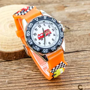 Kinder Rennsport Cartoon Uhr mit Feuerwehr Zifferblatt und orange Silikon Armband Quarz