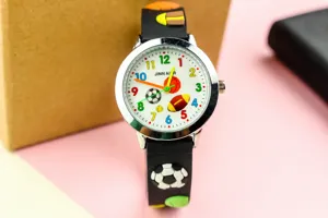 Kinder Sport Cartoon Uhr mit bunten Bällen Silikonarmband und gutem Zifferblatt Design