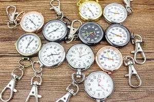 Montre infirmière quartz avec porte-clés montre de poche médecin design coloré top
