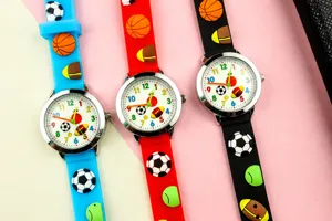 Kinder Sportuhr Detail, buntes Silikonarmband mit 3D Bällen Design, Quarzuhrwerk für Kids.