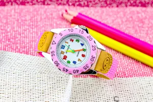 Kinder quartz horloge met kleurrijke cijfers, roze bezel, canvas en leren band voor kinderen.