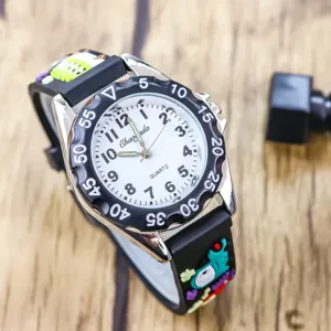 Montre a quartz de dessin anime pour enfants avec bracelet en silicone et chiffres clairs.