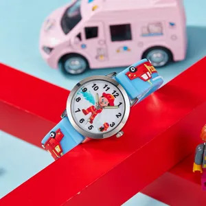Montre quartz pompier pour enfants avec bracelet en silicone bleu et aiguilles lumineuses.