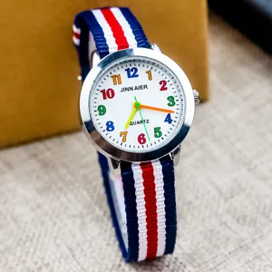 Kinder Cartoon Quarz Uhr Schüler Lässig Minimalistischer Nylon Riemen Leuchtender Zeiger Armbanduhr