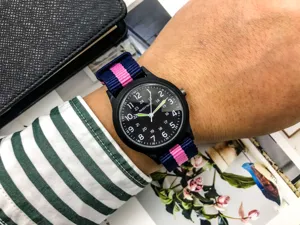Fashion nylon outdoor luminous military watch for kids and students with black dial.