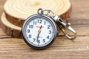 Montre gousset infirmière avec chiffres clairs mouvement quartz clip en métal pour personnel.