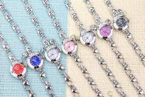 Montre a quartz chaine coeur pour femme, bracelet elegant ajoure mode montre-bracelet.