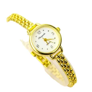 Women minimalist gold quartz watch with dainty chain strap and elegant small dial for daily wear.