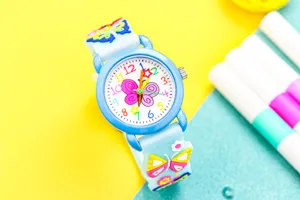 Charming 3D butterfly children quartz watch with colorful dial for girls, cute gift choice.