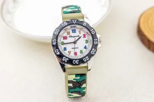 Kinder quartz horloge met camouflage siliconen band kleurrijke cijfers wijzerplaat jongen