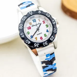 Kinder quartz horloge met kleurrijke cijfers camouflage siliconen band voor jongens