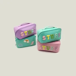 Bolsito cosmético de cuero PU grande con lindo bordado de letras, organizador de maquillaje.