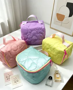 Cute quilted cosmetic bag portable travel makeup storage pouch cute flower toiletry bag