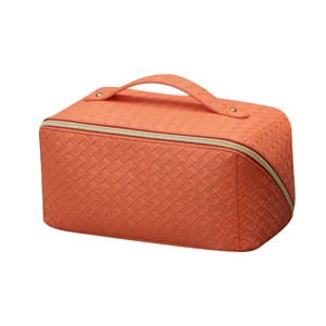 Große Kosmetiktasche aus PU-Leder mit Flechtmuster, tragbare Make-up-Tasche für Damen.
