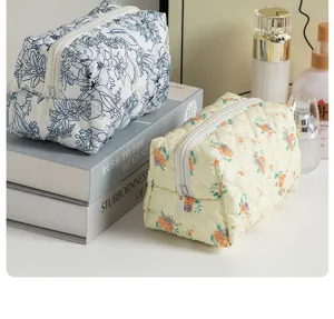 Borsa cosmetica trapuntata a fiori pochette da trucco portatile per articoli da toeletta