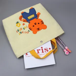 Joli sac cabas en velours côtelé avec broderie tigre mignon, sac à main quotidien idéal.