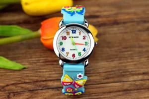 Orologio al quarzo colorato per bambini con cinturino in silicone con farfalla 3D.