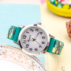 Orologio da polso in silicone camouflage per bambini con quadrante luminoso e comodo.