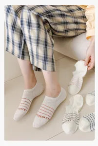 Women's summer low-cut boat socks anti-slip breathable cotton shallow mouth short socks.
