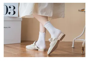 White ruffled mid-tube socks for women, sweet summer thin lace trim cute design hosiery.