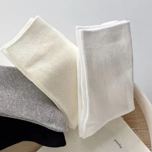 Damen einfarbige Wadenstrümpfe Frühling Sommer lässige dünne Baumwollsocken Set.