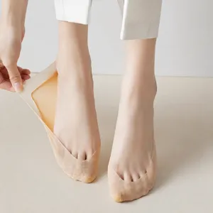 Detail shot of women's ice silk invisible boat socks with left and right foot distinction.