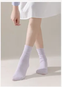 Detailed view of soft light purple cotton crew socks, seamless toe design for daily wear.