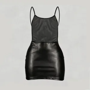 Vestido sexy ajustado de cuero PU negro para mujer con top de malla y tirantes finos