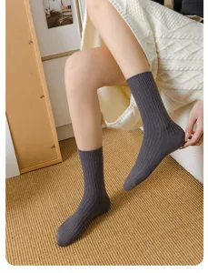 Thickened wool warm mid-tube socks for women, winter dark grey ribbed cashmere crew socks.