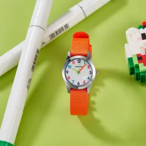 Kinder Leinen Quarz Uhr Detailansicht, bunte Zifferblatt Zahlen, bequemes Armband für Mädchen.