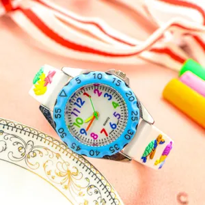 Bunte Kinder Quarzarmbanduhr mit maritimem Motiv Armband und klaren Ziffern für Kinder.