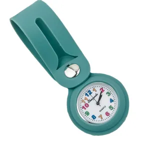 Montre de poche en silicone vert avec chiffres colorés mouvement quartz pour étudiant