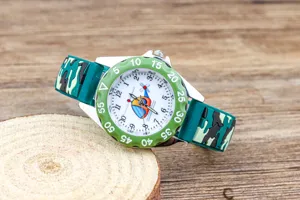 Montre à quartz camouflage pour enfants avec cadran hélicoptère et bracelet en silicone.